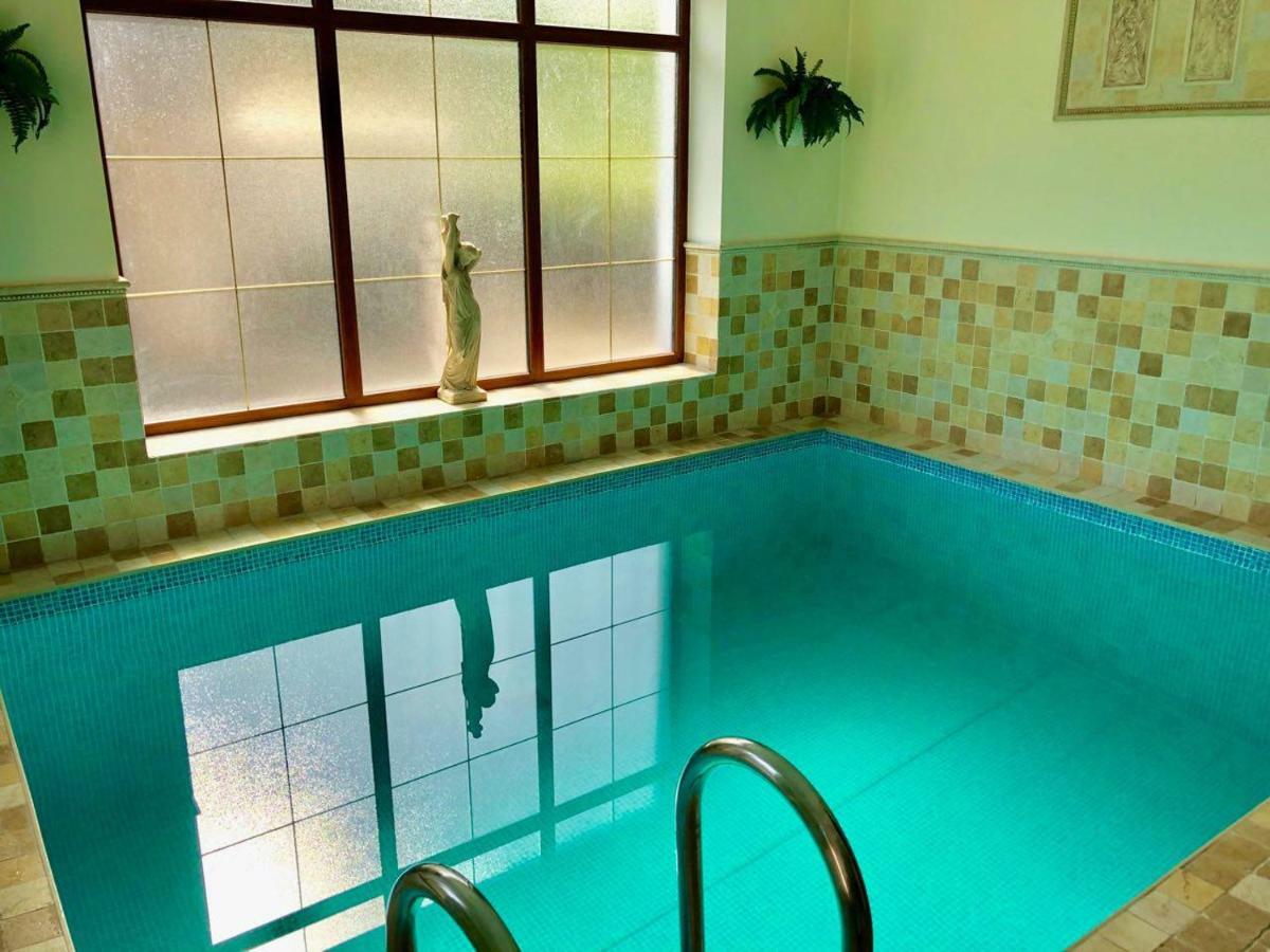 Guests House With Amazing Pool And Sauna Babīte Екстериор снимка